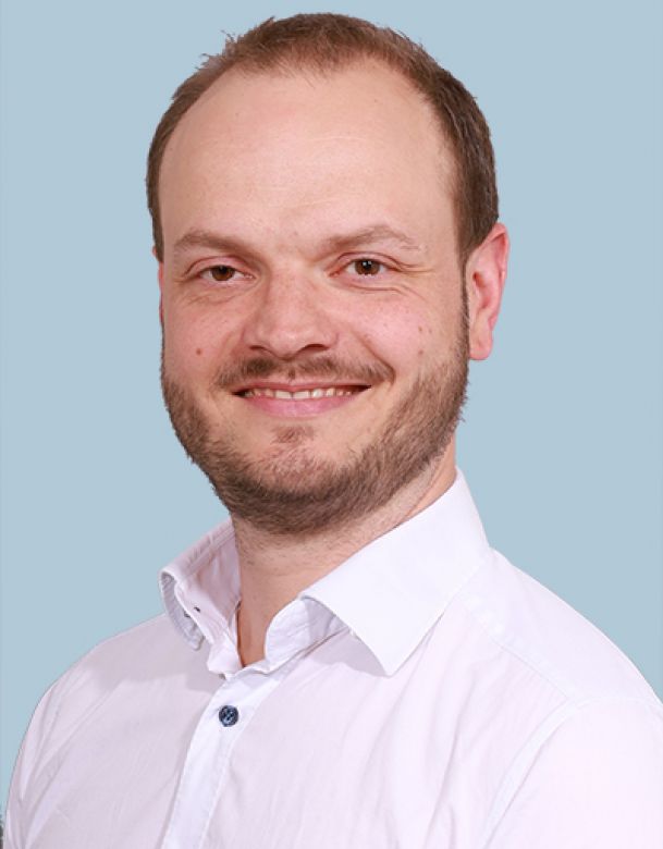 Dr. Sebastian Haßler - Leiter Fortbildung, Dr. Klinkner & Partner GmbH. Experte für Liquid Handling, promovierte in Pflanzenphysiologie